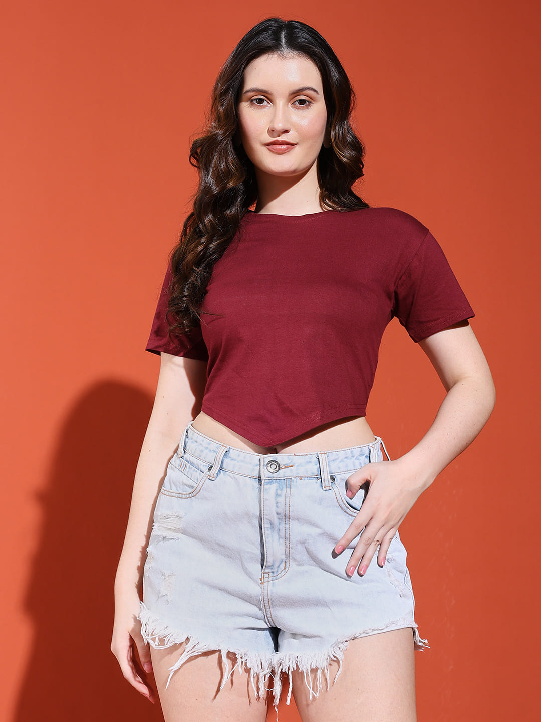 Crimson Edge Crop Tee – Maroon