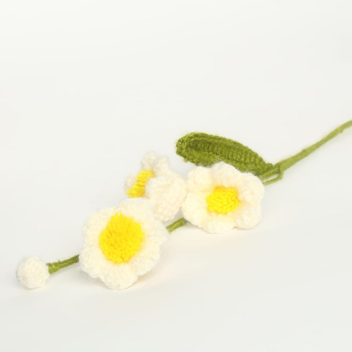 Sthula's Handmade Crochet White Daisy Flower Bouquet with Green Leaf & Stem